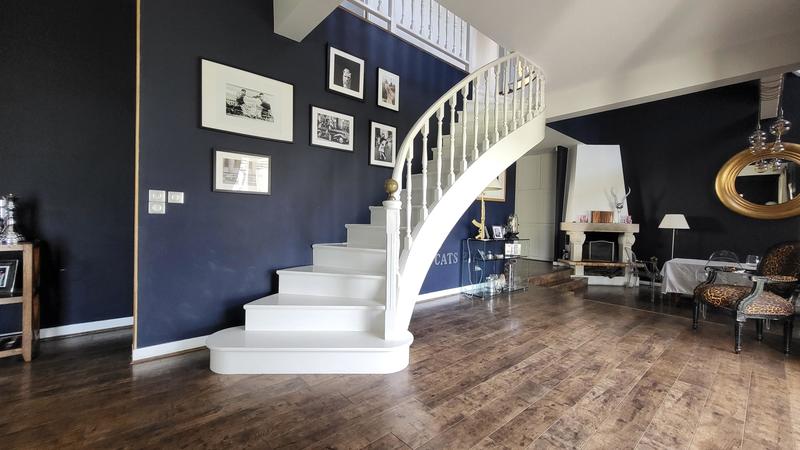 Maison contemporaine - 290 m² - 8 pièces