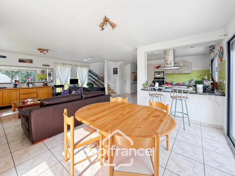 Maison - 105 m² - 5 pièces