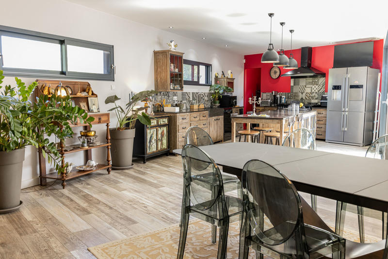 Maison - 212 m² - 6 pièces