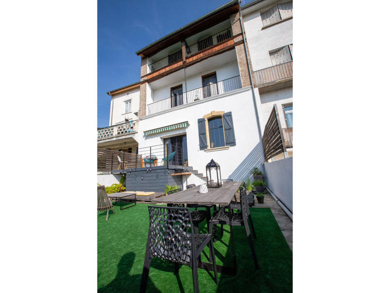 Maison - 200 m² - 6 pièces