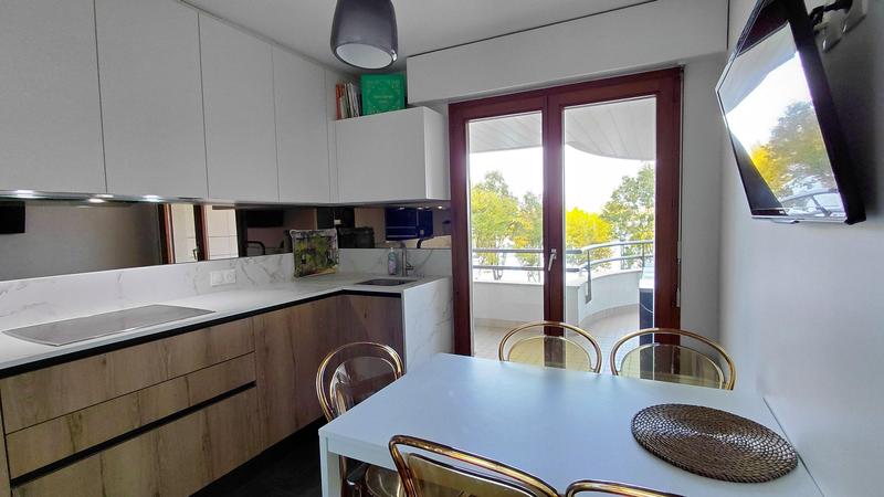 Appartement - 145 m² - 6 pièces