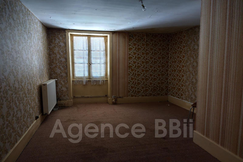 Maison - 284 m² - 2 pièces