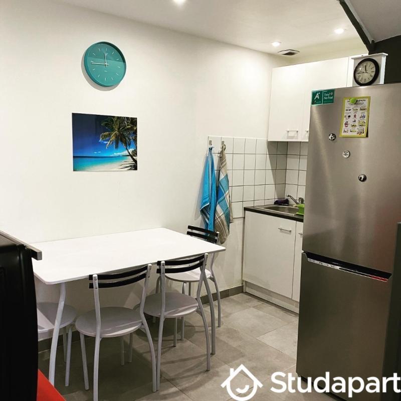 Chambre - 9 m² - 1 pièce