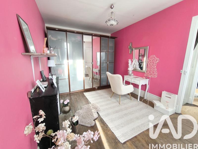 Maison - 211 m² - 8 pièces