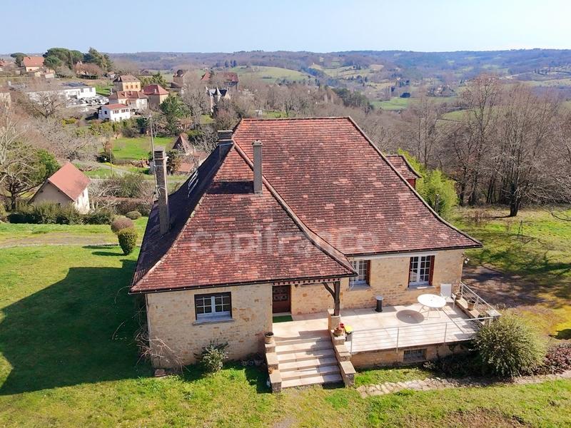 Maison - 244 m² - 8 pièces