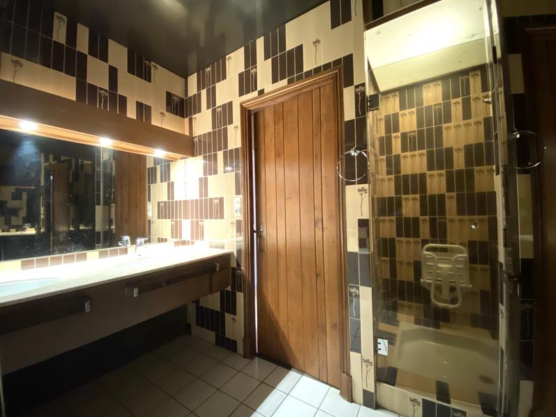 Maison - 210 m² - 6 pièces