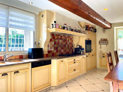 Maison - 240 m² - 8 pièces