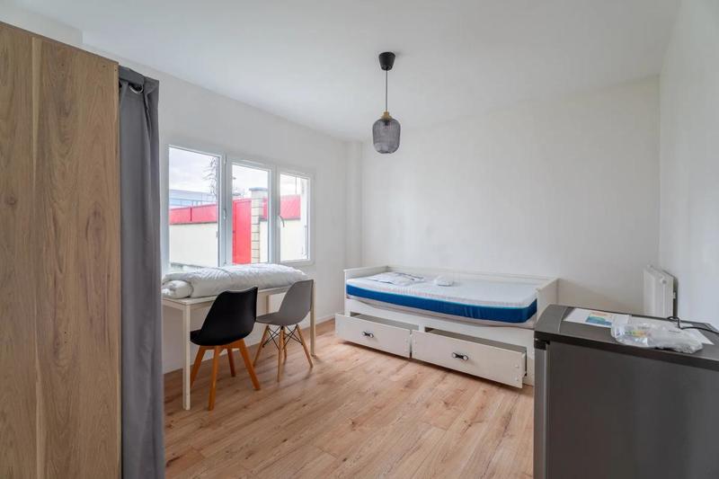 Maison - 220 m² - 10 pièces