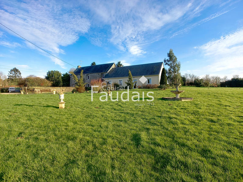 Maison de village - 286 m² - 14 pièces