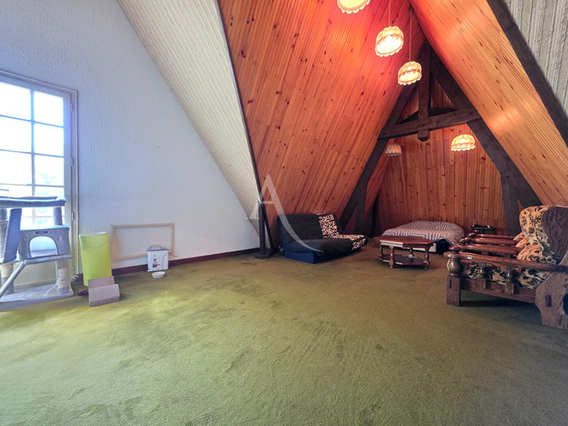 Maison - 207 m² - 6 pièces