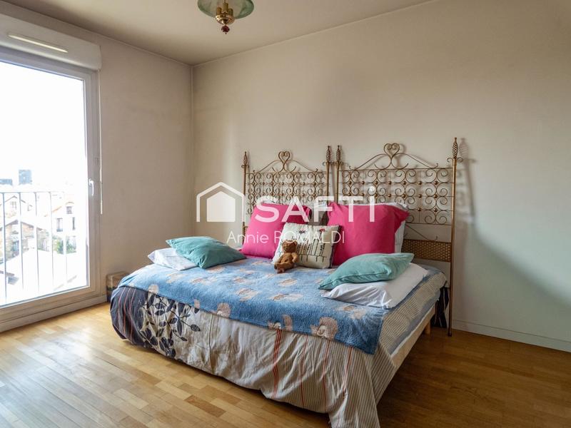 Appartement - 99 m² - 4 pièces