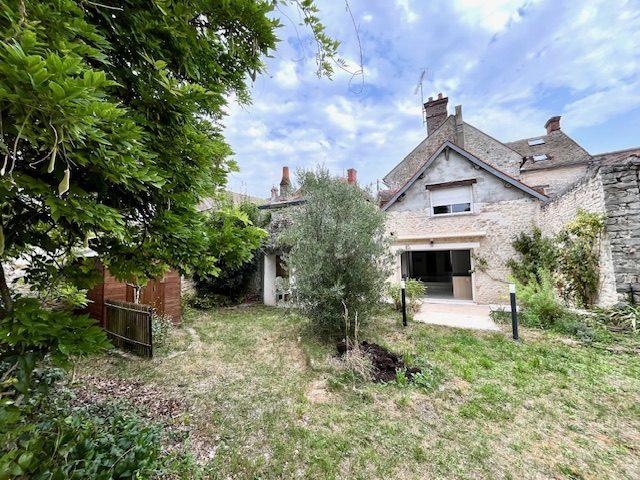 Maison - 200 m² - 8 pièces