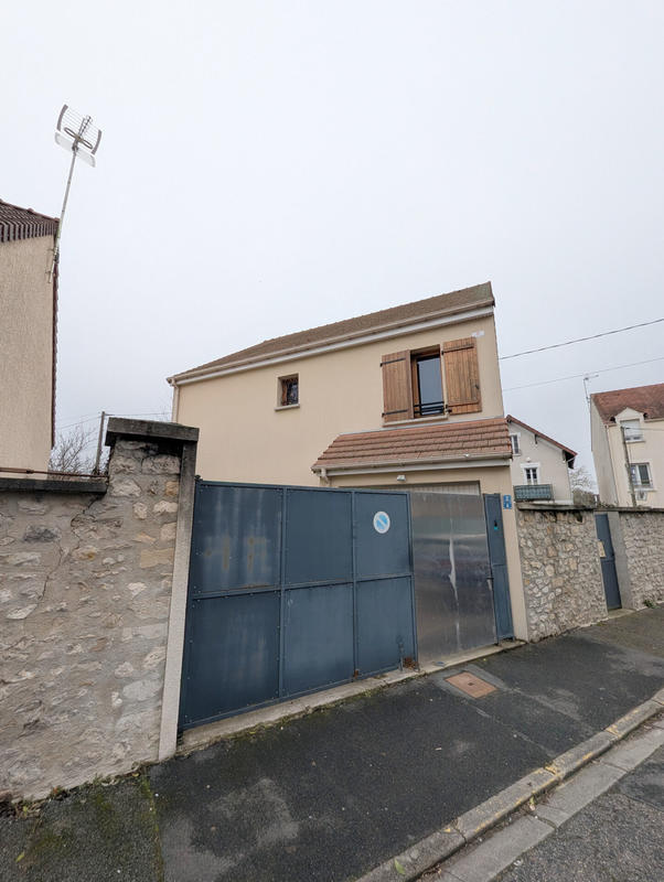 Maison - 106 m² - 6 pièces