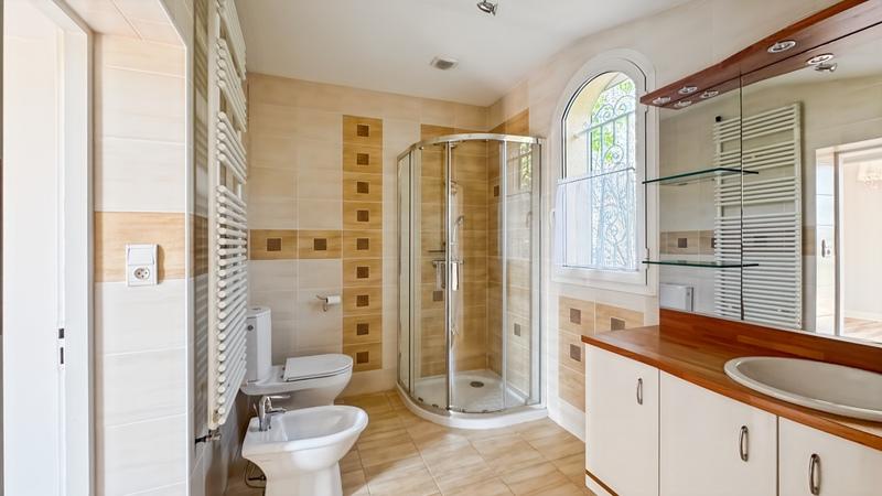 Maison - 184 m² - 6 pièces