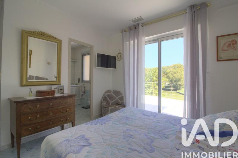 Maison - 210 m² - 7 pièces