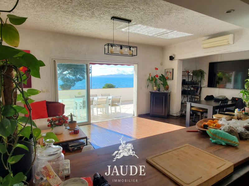 Maison - 270 m² - 10 pièces