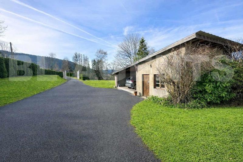 Maison - 270 m² - 8 pièces