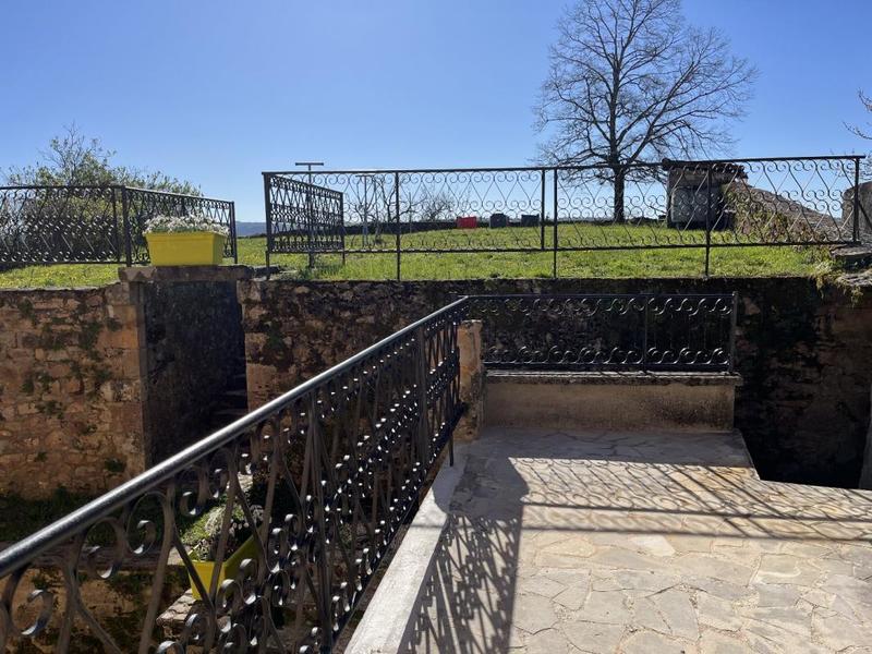 Maison en pierre - 140 m² - 5 pièces