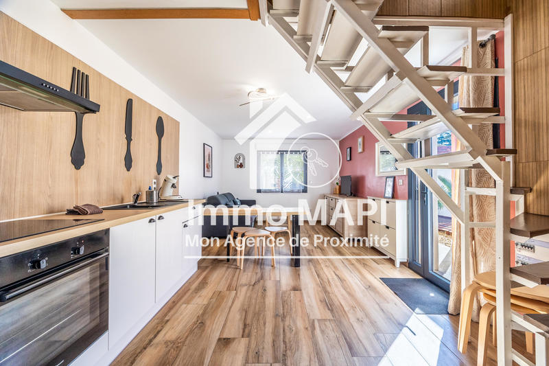 Maison - 240 m² - 8 pièces