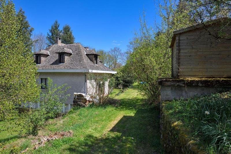 Maison - 335 m² - 11 pièces