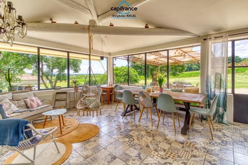 Maison de maîtres - 360 m² - 10 pièces