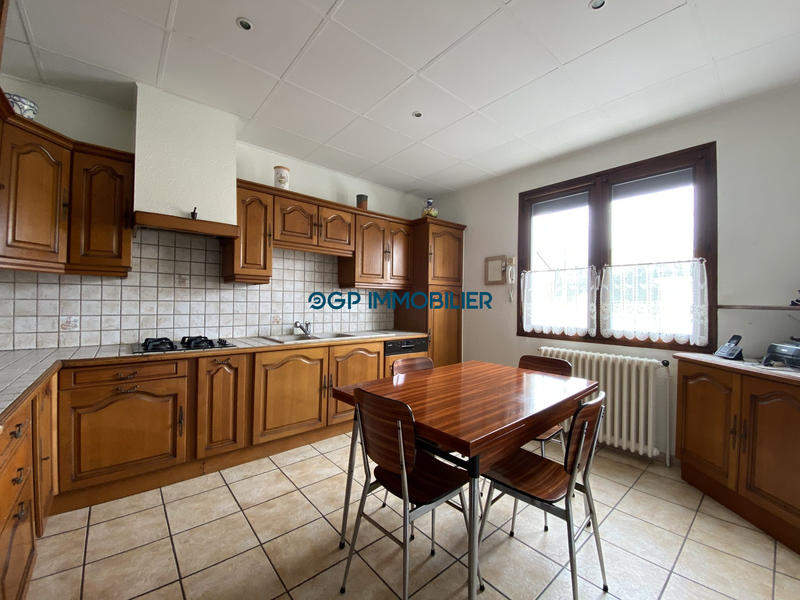 Maison traditionnelle - 94 m² - 4 pièces