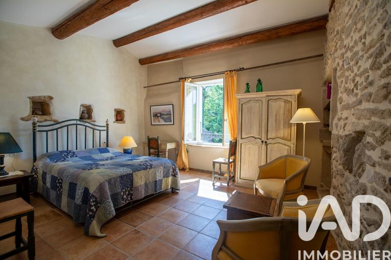 Maison - 343 m² - 14 pièces