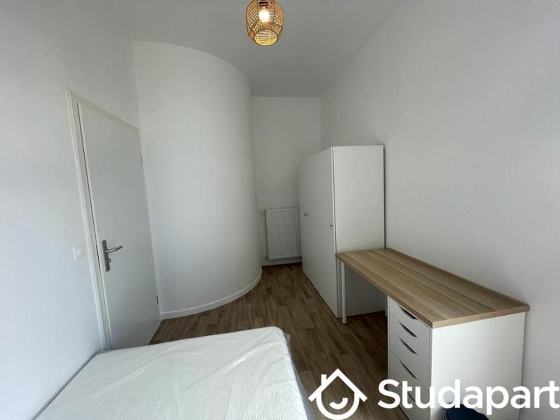 Chambre - 11 m² - 1 pièce