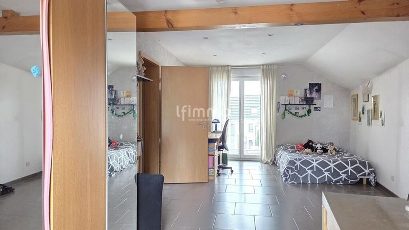 Maison - 225 m² - 8 pièces