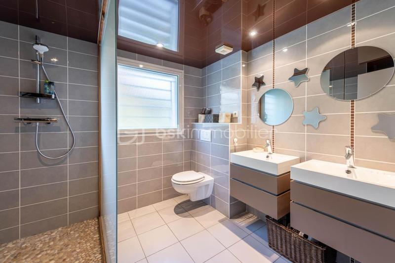 Maison d'architecte - 219 m² - 8 pièces