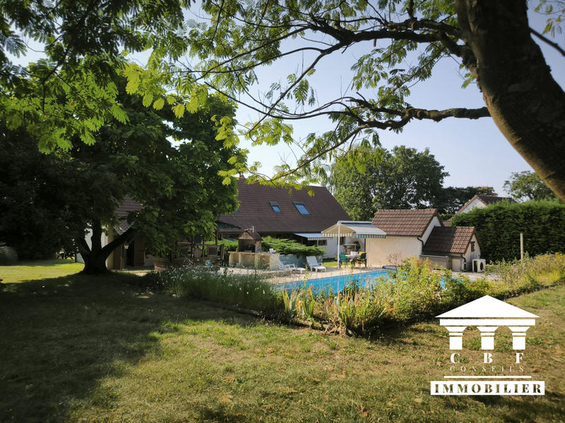 Maison ancienne - 208 m² - 9 pièces