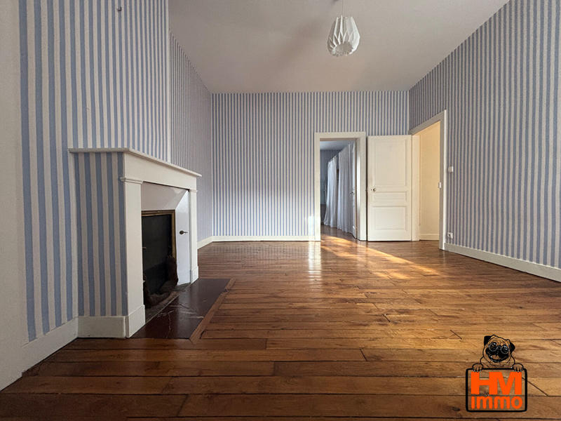 Maison - 180 m² - 9 pièces