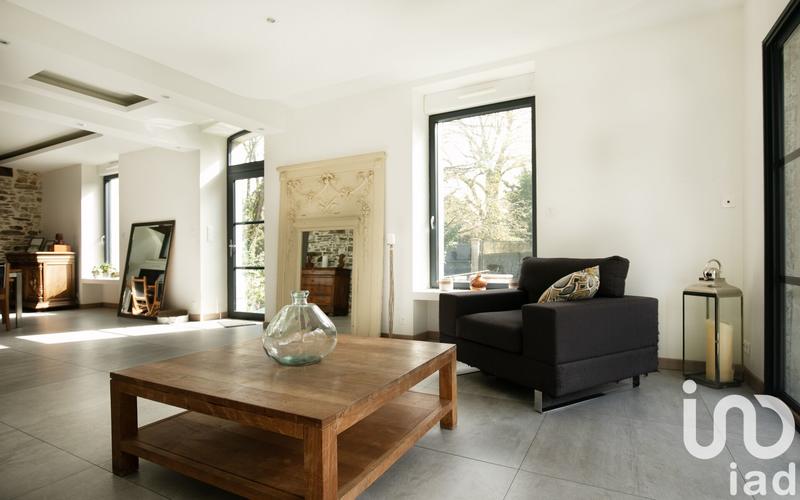 Maison - 247 m² - 8 pièces