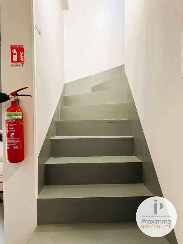 Bureau - 143 m² - 5 pièces