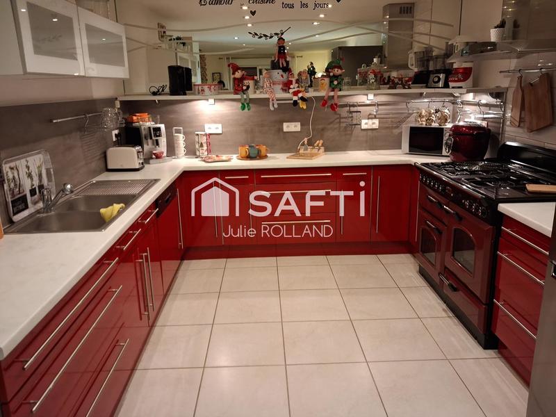 Maison - 250 m² - 8 pièces