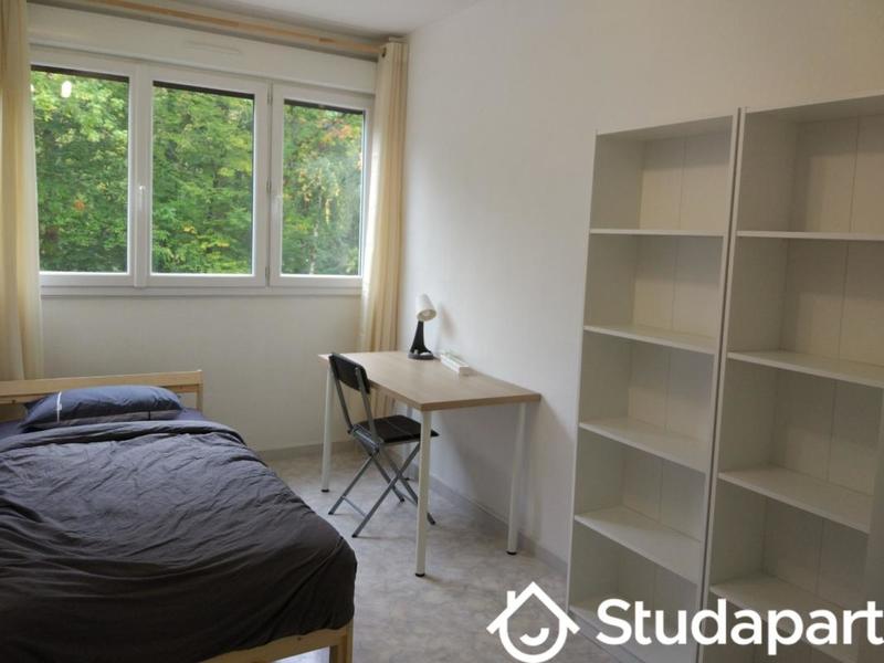 Chambre - 10 m² - 1 pièce