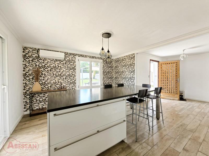 Maison - 180 m² - 8 pièces