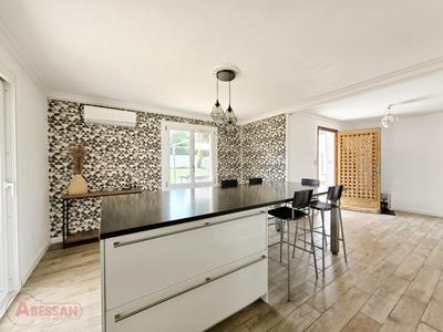 Maison - 180 m² - 8 pièces