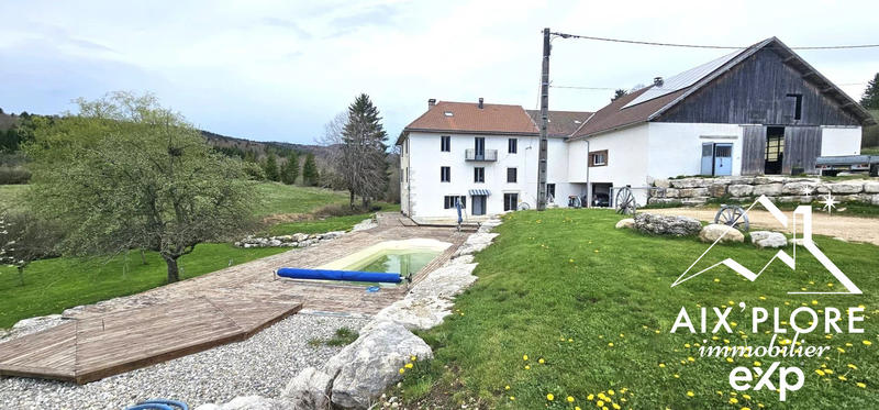 Maison - 240 m² - 6 pièces