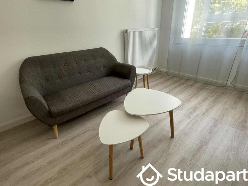 Chambre - 11 m² - 1 pièce