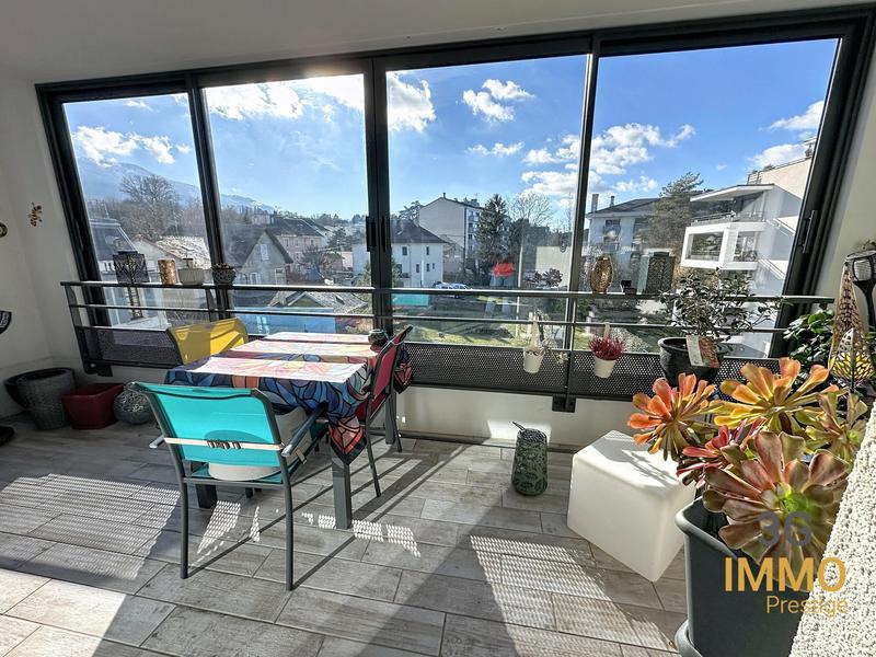 Appartement - 82 m² - 3 pièces