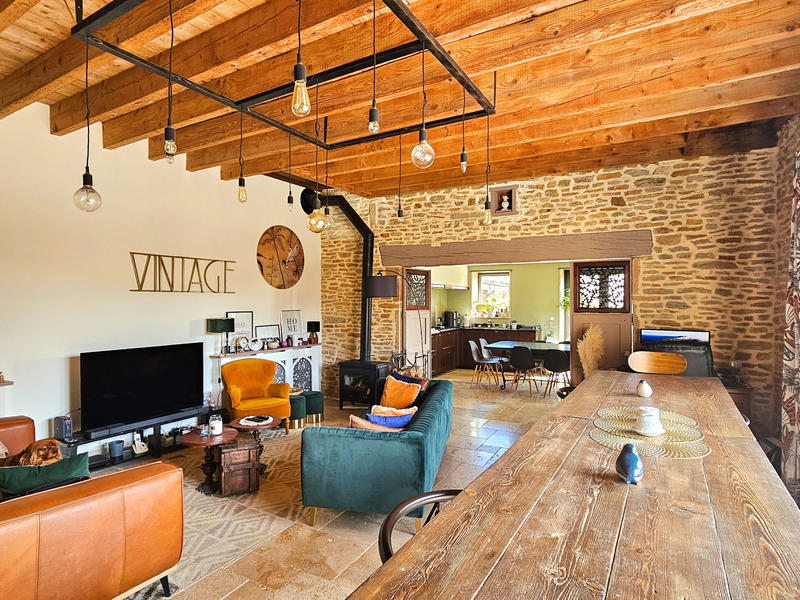 Maison - 305 m² - 8 pièces