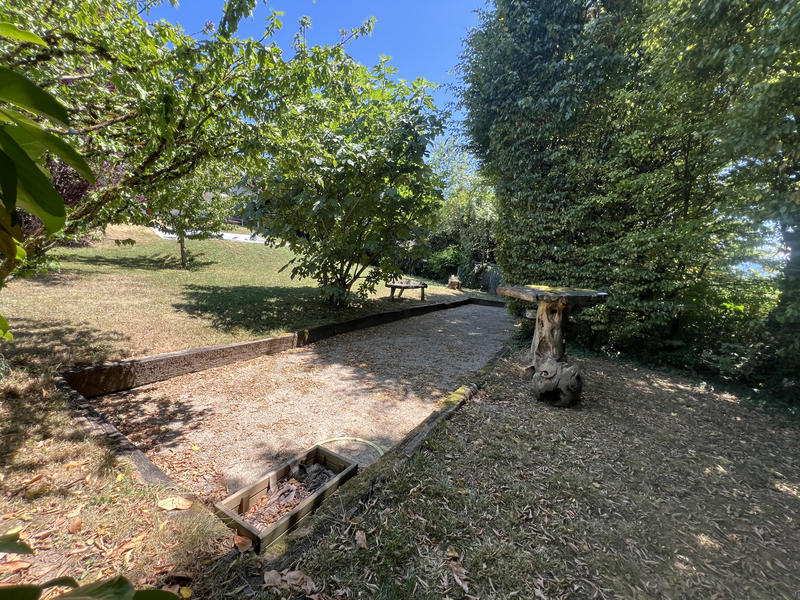 Maison - 237 m² - 8 pièces