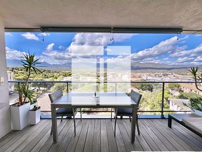 Studio - 30 m² - 1 pièce