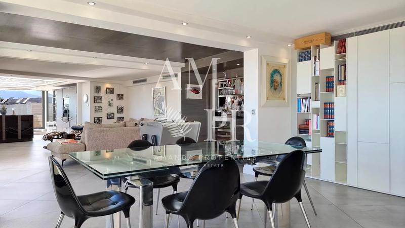 Appartement - 200 m² - 4 pièces