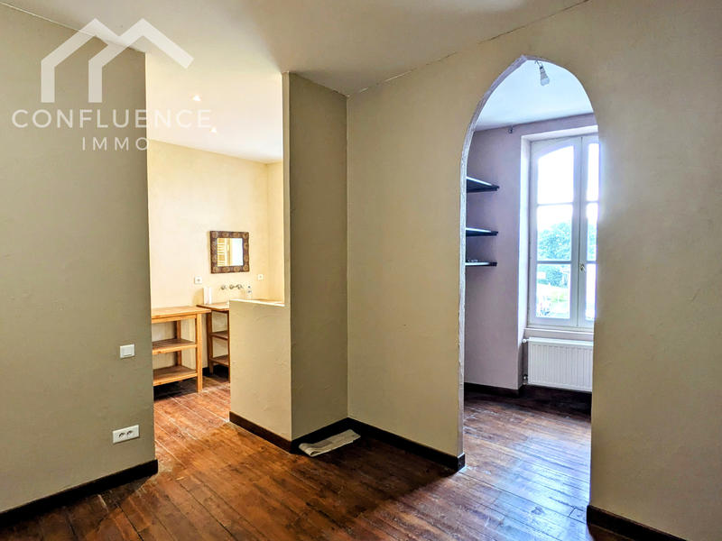 Maison - 250 m² - 7 pièces