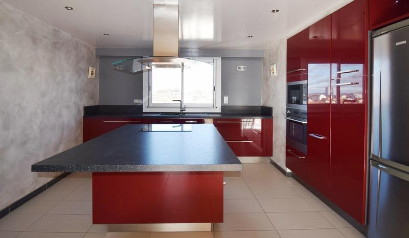 Appartement - 85 m² - 3 pièces