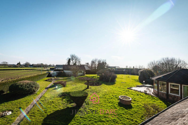 Maison - 210 m² - 8 pièces