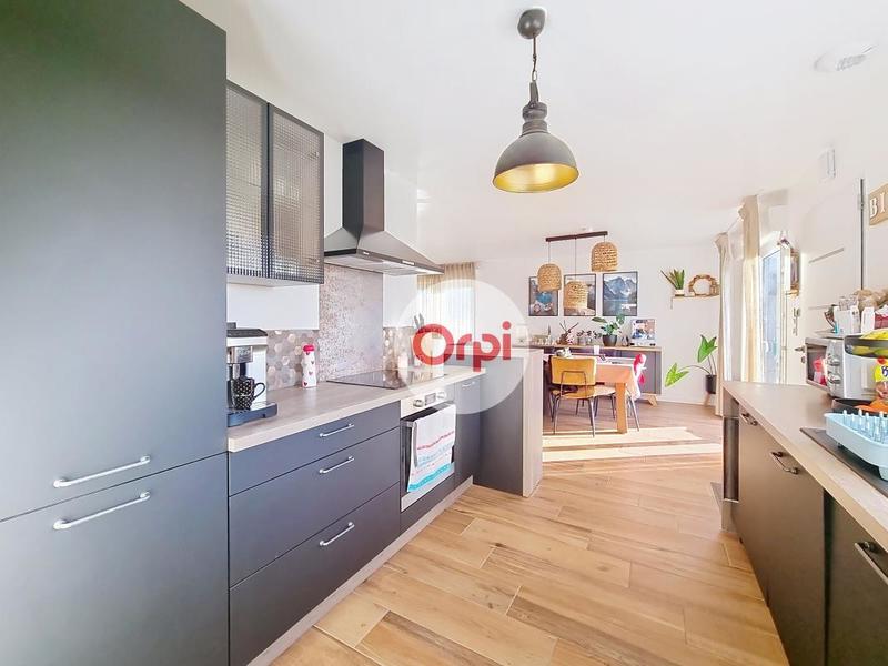 Maison - 96 m² - 5 pièces