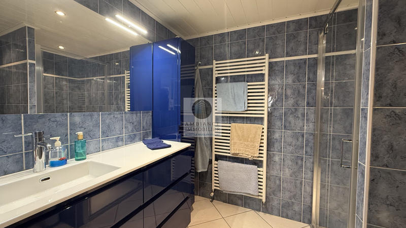 Maison - 218 m² - 7 pièces